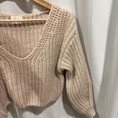 【美品】【即日】h&m 深めＶネックニット　Mサイズのサムネイル