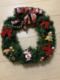 大きなディズニークリスマスリースのサムネイル