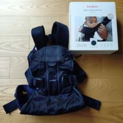 BABYBJORN ONEKAI AIR 抱っこ紐 スタイ付きのサムネイル