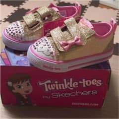 値下げしました。スケッチャーズ  SKECHERS  新品 可愛いスニーカーのサムネイル