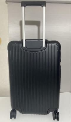 RIMOWA ESSENTIAL CHECK-IN M 60L キャリーケースのサムネイル