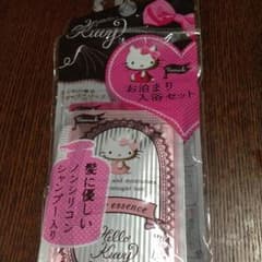 Hello Kitty 5-Piece Overnight Set