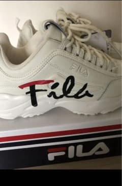 ★新品★FILA スニーカー★のサムネイル