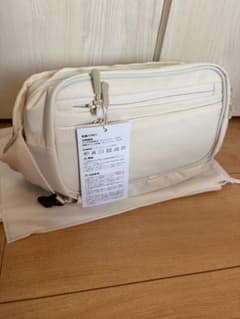 新品☆送料込★CONYM ヒップシート 2WAY アイボリー 大容量収納のサムネイル