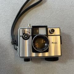 乃木坂46 五百城茉央 所有のカメラ リコー オートハーフ E autohalf