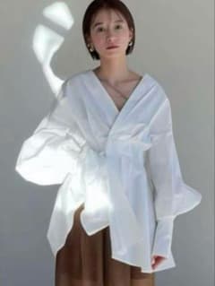 CLANE off shoulder tuck blouseのサムネイル