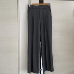 ユニクロ　レディース　タックワイドパンツ　Mサイズのサムネイル