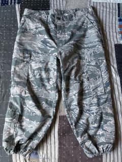 2014年製 米軍 実物 US AIR FORCE vtg カーゴパンツ 迷彩 2014年製 米軍 実物 US AIR FORCE vtg カーゴパンツ 迷彩 - メルカリ