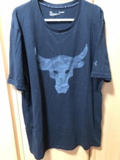 【美品】アンダーアーマー　トレーニングウェア　Tシャツのサムネイル
