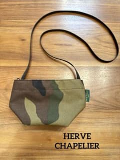【HERVE CHAPELIER 】ナイロン舟型ショルダーバッグ 迷彩XSのサムネイル