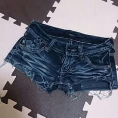 ダメージショートパンツのサムネイル