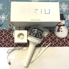 くー様専用　NiziU　ペンライト　充電器付き　写真7枚目のキーホルダー付きのサムネイル