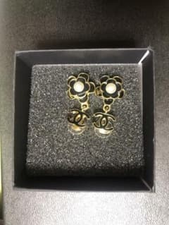 CHANELピアス・ミニバックセットのサムネイル