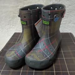 新品Barbour x Crocs タータンチェック ウェリントンブーツ　UK7 新品Barbour x Crocs タータンチェック ウェリントンブーツ UK7 - メルカリ