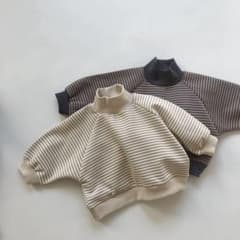 【子ども服】ハイネック　トレーナーのサムネイル
