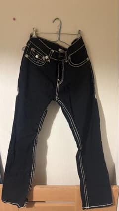 TRUE RELIGION デニムパンツ ブラック 31サイズのサムネイル