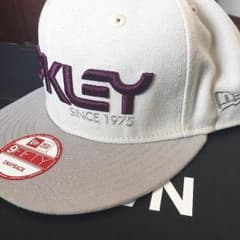 超希少 OAKLEY NEWERA 日本未発売 USA限定のサムネイル