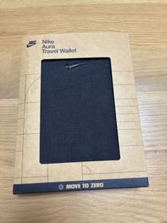 ナイキ　オーラ　トラベルウォレット　財布のサムネイル