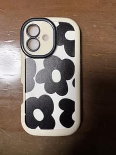 iPhone16用ソフトケース 黒い花柄のサムネイル