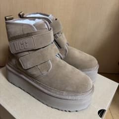 UGG neumel platform 厚底　ムートンブーツのサムネイル