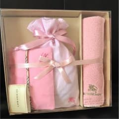 Burberry 巾着、ハンカチ、タオル、ティッシュケースセットのサムネイル