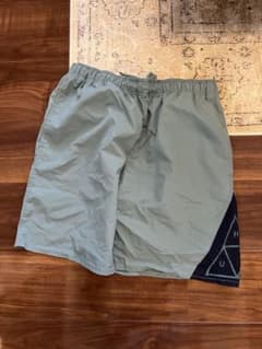 HUF グレー ショートパンツ Mサイズのサムネイル