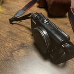 Canon EOS M100 ボディ BKのサムネイル