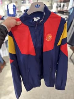 カ*ジ様  スペイン代表 ウインドブレーカー Sサイズ カ*ジ様 adidas スペイン代表 ウインドブレーカー Sサイズ - メルカリ