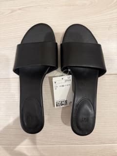 H&M ブラック サンダルのサムネイル