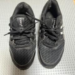 asics キッズ スニーカー ブラック22㎝のサムネイル