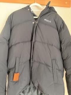 RVCA ダウンジャケット ブラック ロゴ入り - 3