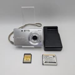 ✨美品✨FUJIFILM FinePix J10 デジタルカメラ 4点セットのサムネイル