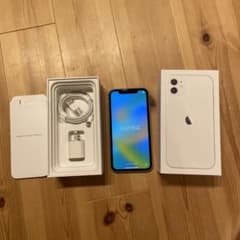 iPhone 11 ホワイト 64 GB SIMフリーのサムネイル