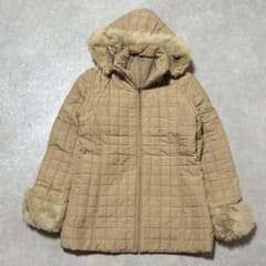 【00's vintage】キルティングジャケット フード付き ベージュ ファーのサムネイル