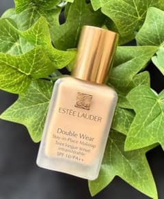 ESTEE LAUDER ダブル ウェア 82 ウォーム バニラのサムネイル