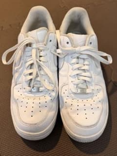 NIKE AIR FORCE 1 ホワイト スニーカーのサムネイル