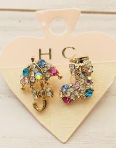 値下げしました❗️★ビジューピアス★新品 オシャレウォーカーのサムネイル