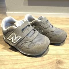 New Balance ベビーシューズ グレーのサムネイル