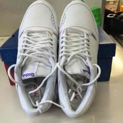 新品！！ Reebokスニーカー 23㎝のサムネイル