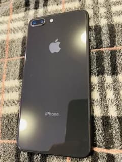 SIMフリー‼️iPhone 8 Plus‼️64 GB au 状態は綺麗‼️のサムネイル