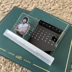公式】SEVEN ジョングクJung Kook アクリルスタンドカレンダー - メルカリ