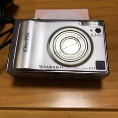富士フイルムFinePix F11のサムネイル