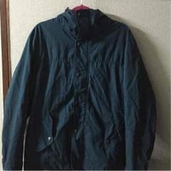 レイジブルーのマウンテンパーカーのサムネイル