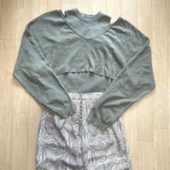 &g’aime レイヤード トップス クロップド丈 リブVネック オリーブ 春のサムネイル