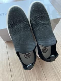 【美品】STACCATO スワロフスキー付き　スリッポン(ブラック)のサムネイル