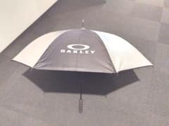 【OAKLEY】ゴルフ用／ 65cm ／UV対策／ 晴雨兼用／ ワンタッチ