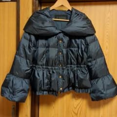 TO BE CHIC  46 フリルダウンジャケット ネイビーのサムネイル