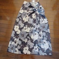 再値下げ❗️新品✨(一度試着のみ)麻のロング巻きスカート花柄 フリーサイズのサムネイル
