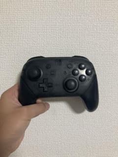 ニンテンドースイッチ純正プロコンのサムネイル