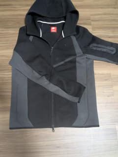 Nike テックフリース ブラック/グレーのサムネイル